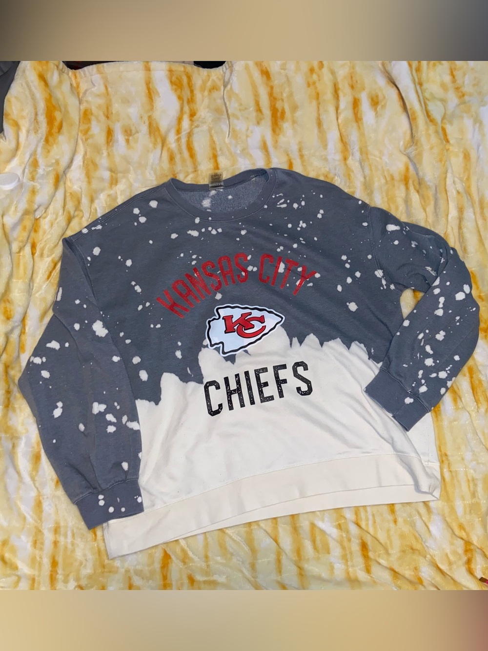 Grey and White Speckled Pullover Sweatshirt - Kansas City Chiefs Logo